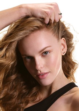 VichyProductHaircareDercosAminexilClinicalREGENBooster90ml3337875932080BTFDesktopModelBanner 2