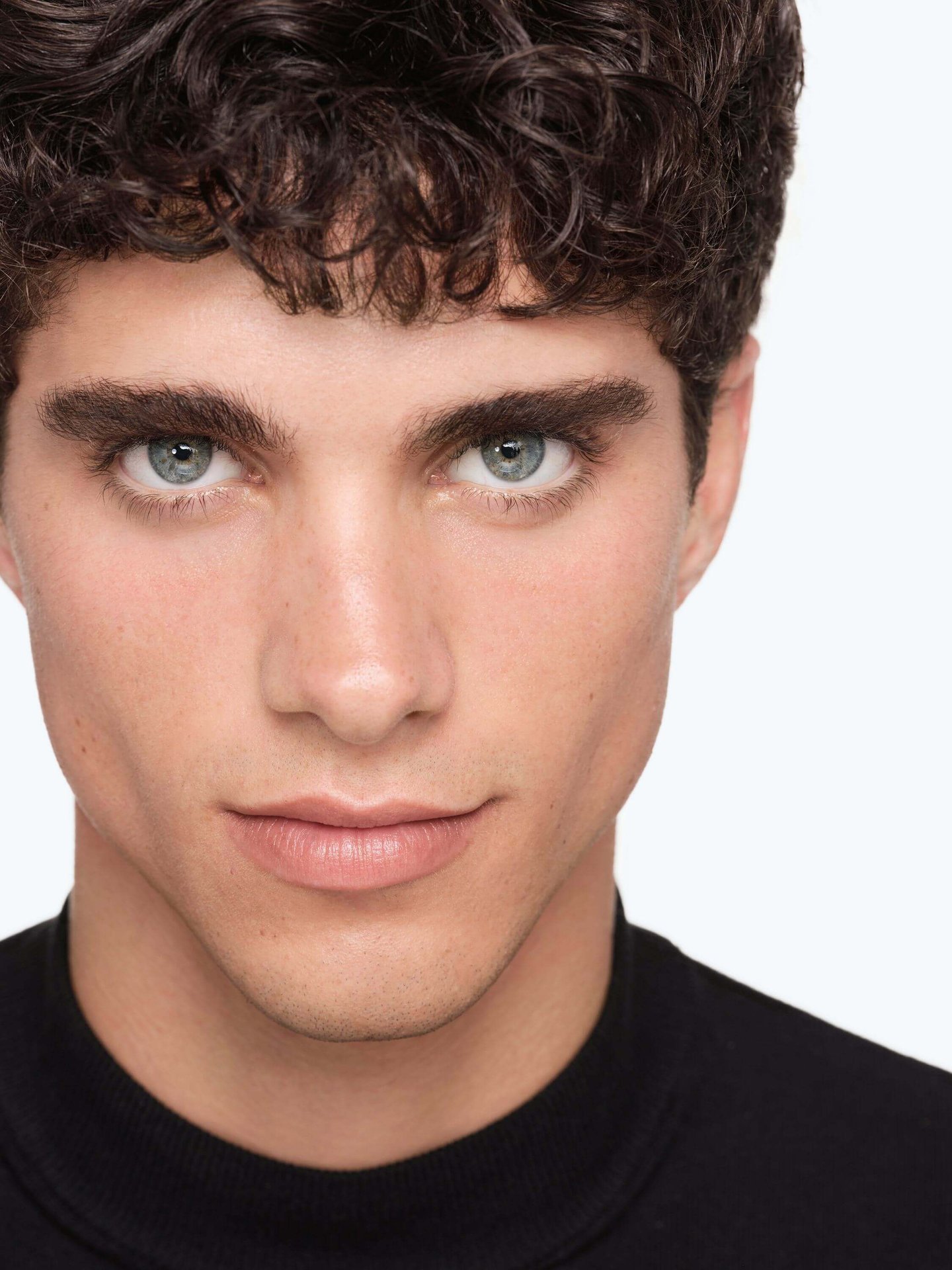 kasvoseerumit-herkkä-iho